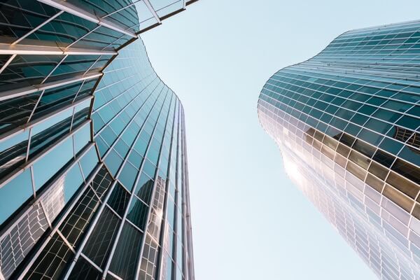 市場の反落：健全な調整であり、 株バブルの崩壊ではない