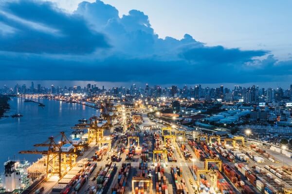 年が明けても様相は同じ：地政学、関税、そして回復力