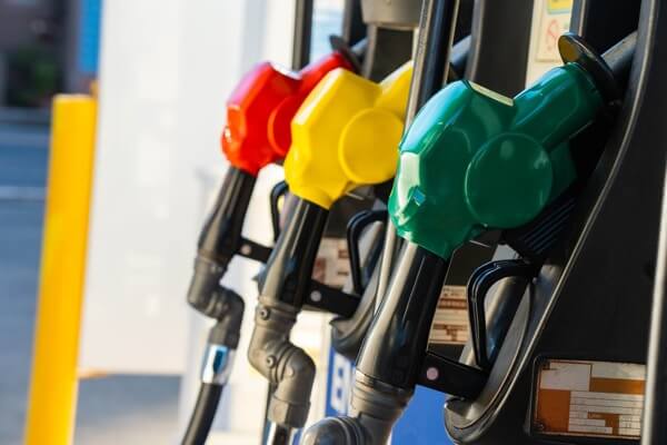 原油ショックにもかかわらず、経済・市場シグナルは安定を保っている