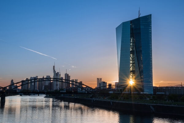 FRBやECBにとっての利上げトリガーは何か？